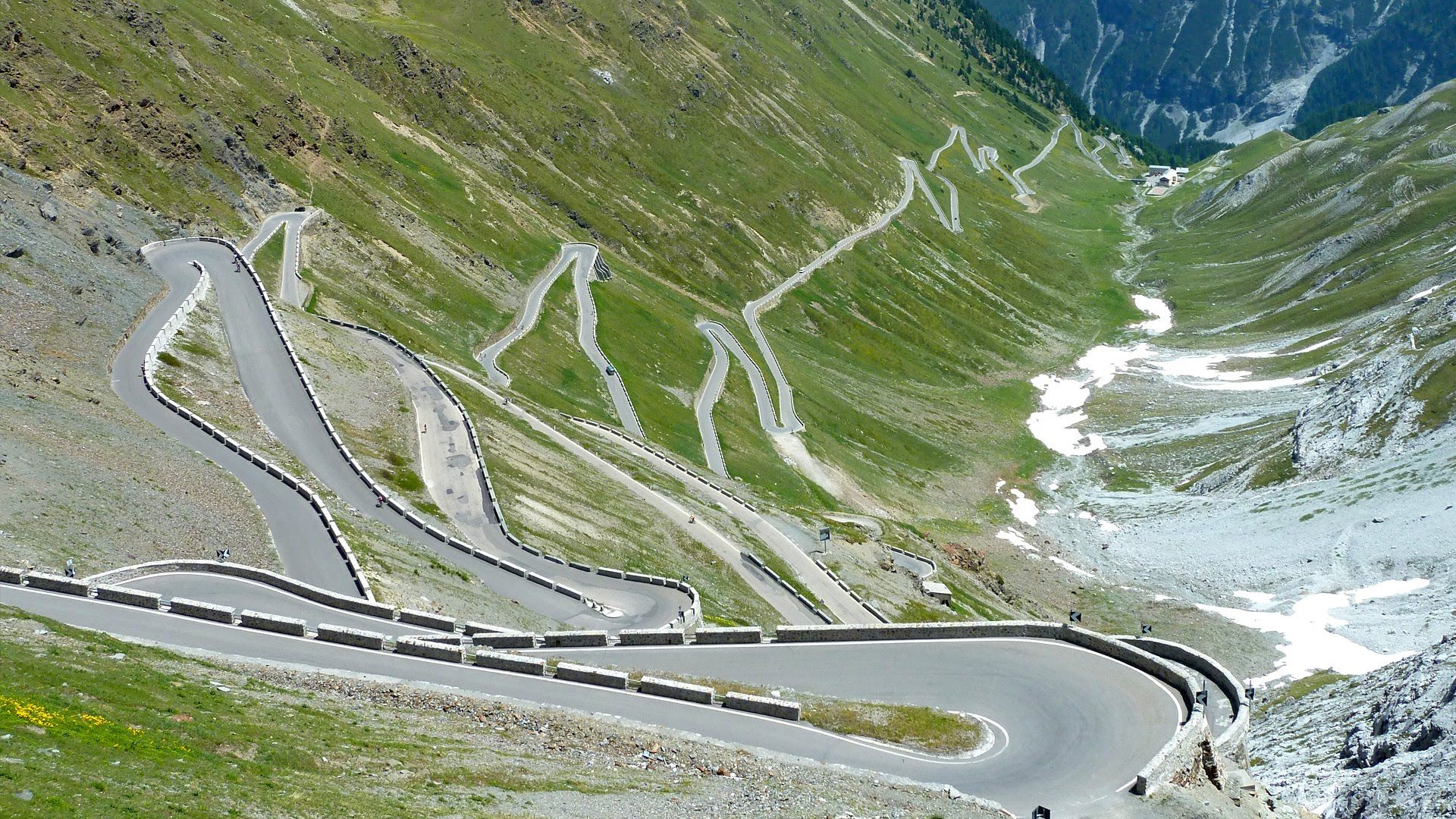 Stelvio pass cycling