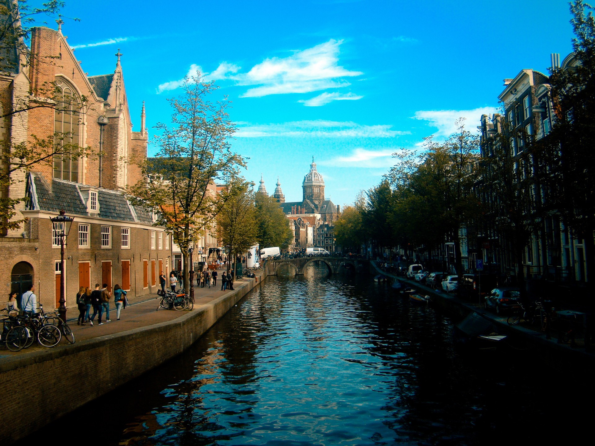 The Best Kind Of Amsterdam Travel Guide